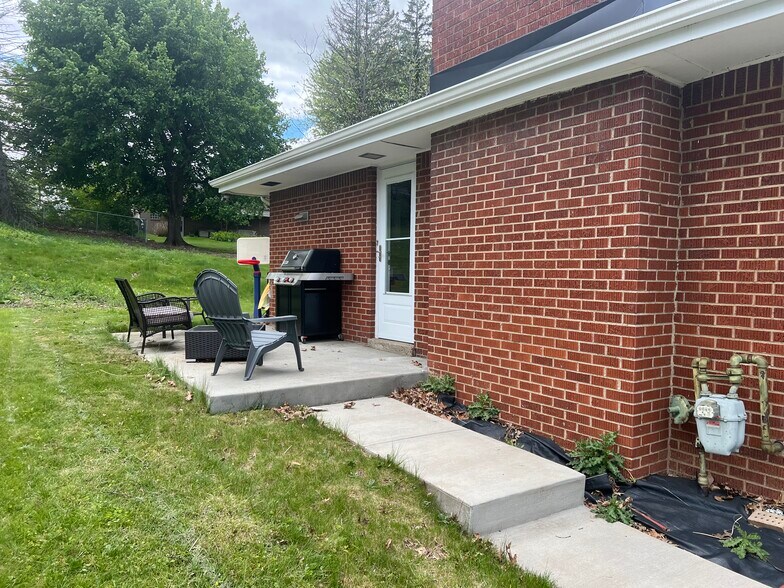 Building Photo - 414 Wyndhurst Dr