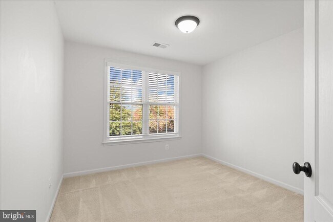 Building Photo - 15221 Londons Bridge Rd