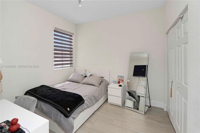 Building Photo - 10628 W 33rd Way