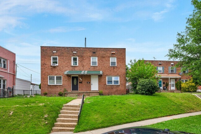 Building Photo - 1722 Yakona Rd