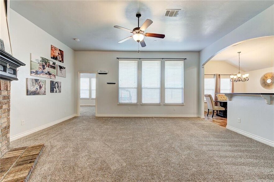 Building Photo - 2405 SW 137th St