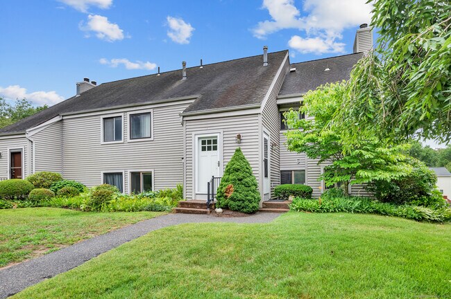 Building Photo - 74 Hollister Way S