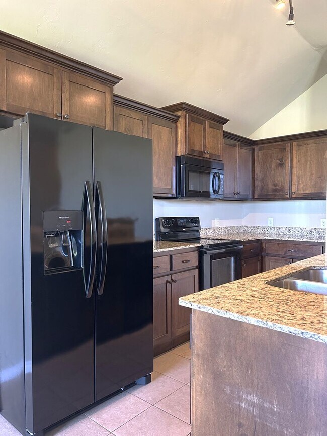 Building Photo - 9517 Crooked Creek Ln