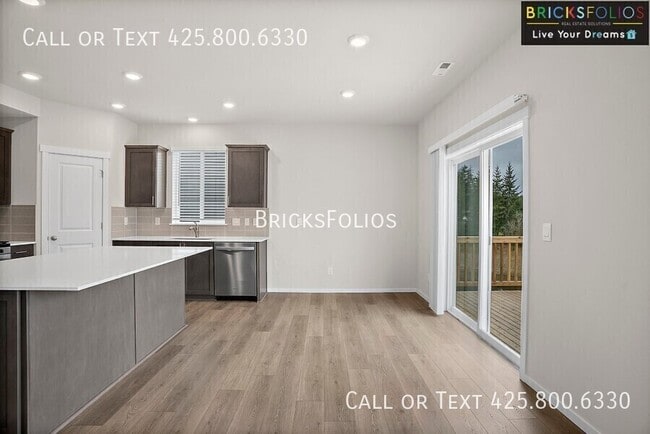 Building Photo - 1209 SW Pendleton Way