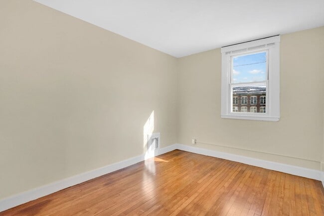 Building Photo - 157-159 Pleasant Street