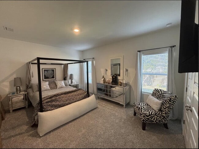 Building Photo - 58 Sandhill Ct