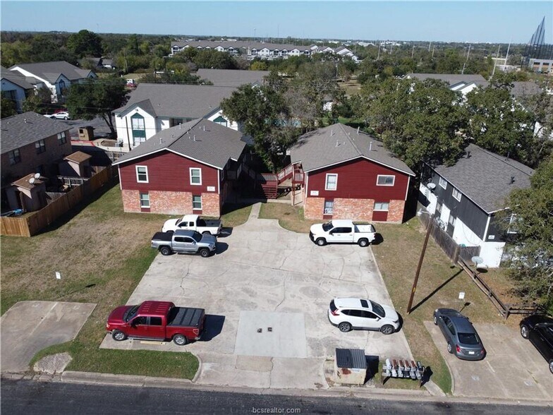 Building Photo - 2 Bed, 1 Bath Apartment in Bryan!