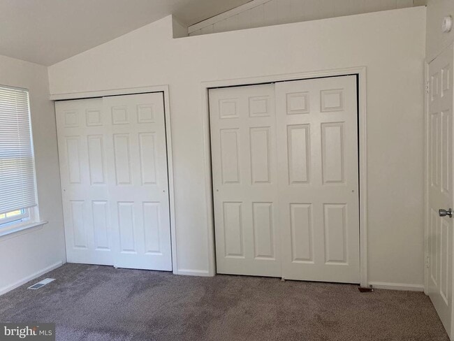 Building Photo - 1811 Hennessy Dr