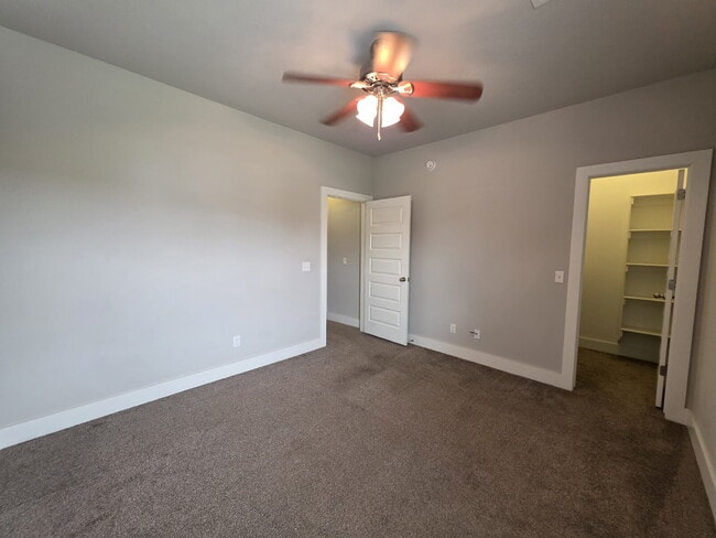 Building Photo - 6521 W Knoll View Way