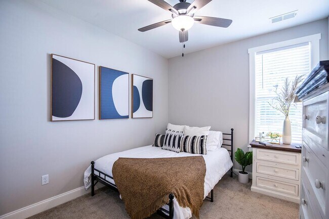 Building Photo - 740 Turkey Oak Cv