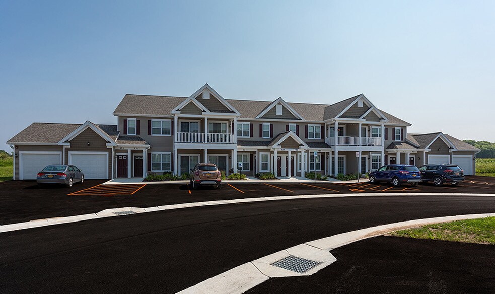 Avon Commons Apartment Homes 597 Collins St Avon NY 14414 Apartment