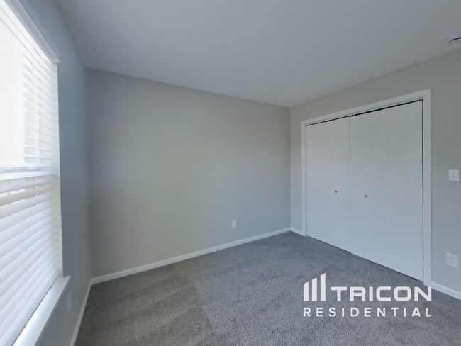 Building Photo - 607 Deer Trail Dr