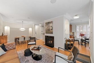 Building Photo - 1008 Portland Ave