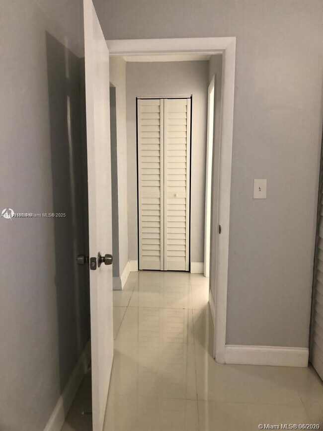 Building Photo - 1479 NW 16th St