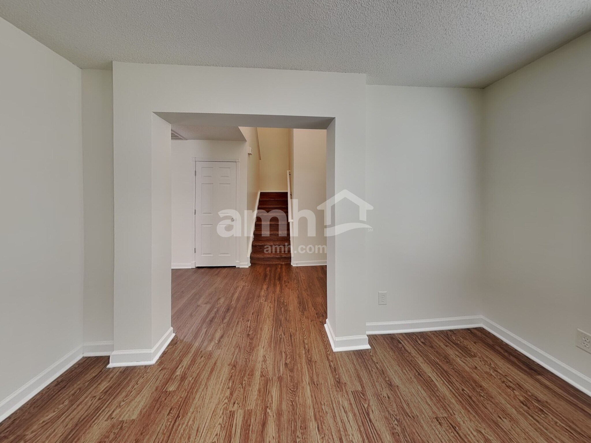 Building Photo - 1065 Meadowbrook Ln SW