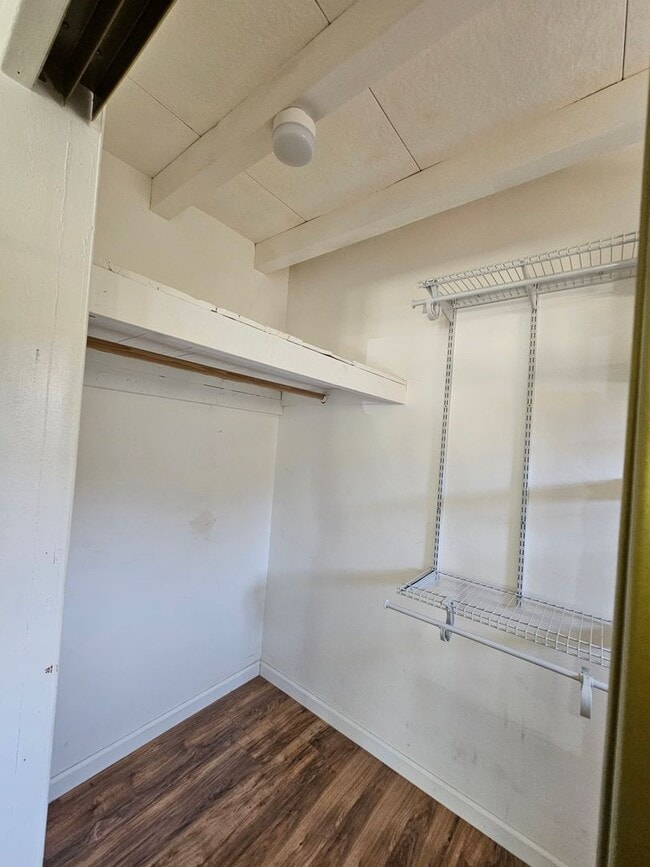 Building Photo - 2 Bedroom 2 Bathroom fully electric house ...