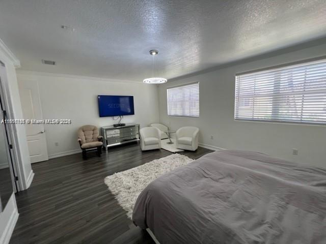 Building Photo - 3206 NE 212th St