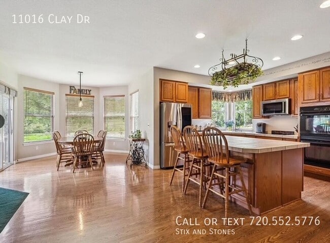 Building Photo - 11016 Clay Dr