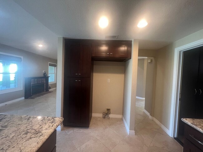 Building Photo - Beautiful upgraded 3 bedroom home in Orangecrest!