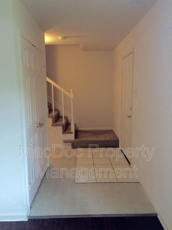 Building Photo - 298 Red Oak Dr
