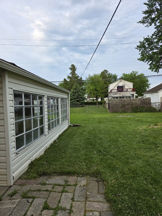 Building Photo - 23548 Lauren Ave