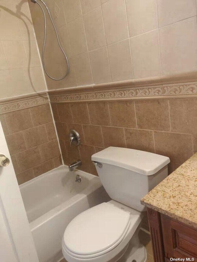 Building Photo - 60-36-60-82 82nd St