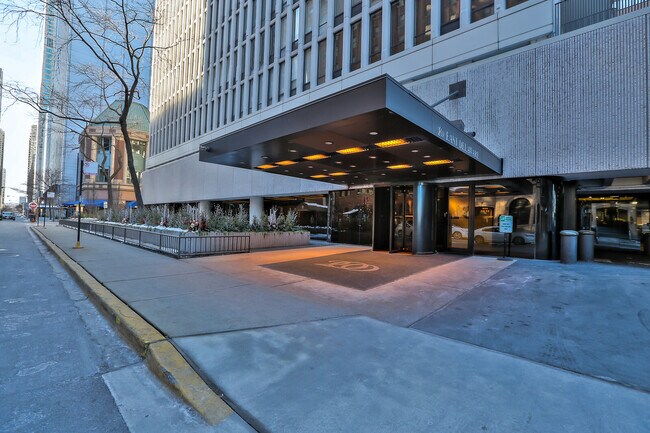 Primary Photo - 200 E Delaware Pl