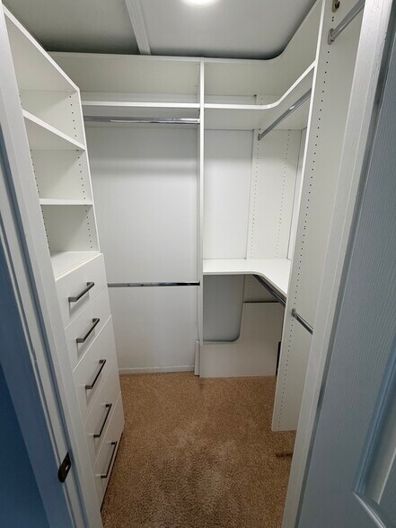 Walk-in closet, master - 53180 Manchester Ave