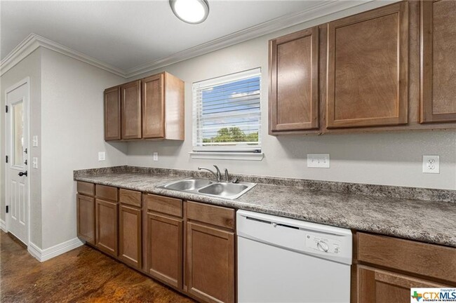 Building Photo - 2807 Terrace Dr