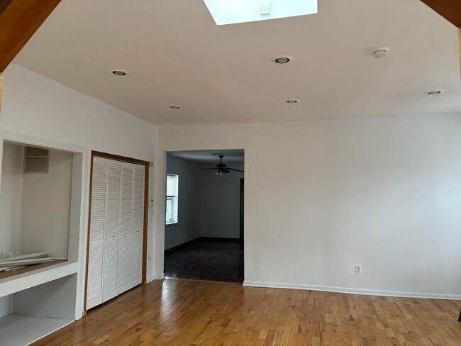 Building Photo - 178 Orient St