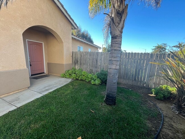 Building Photo - 2753 Stephen Pl