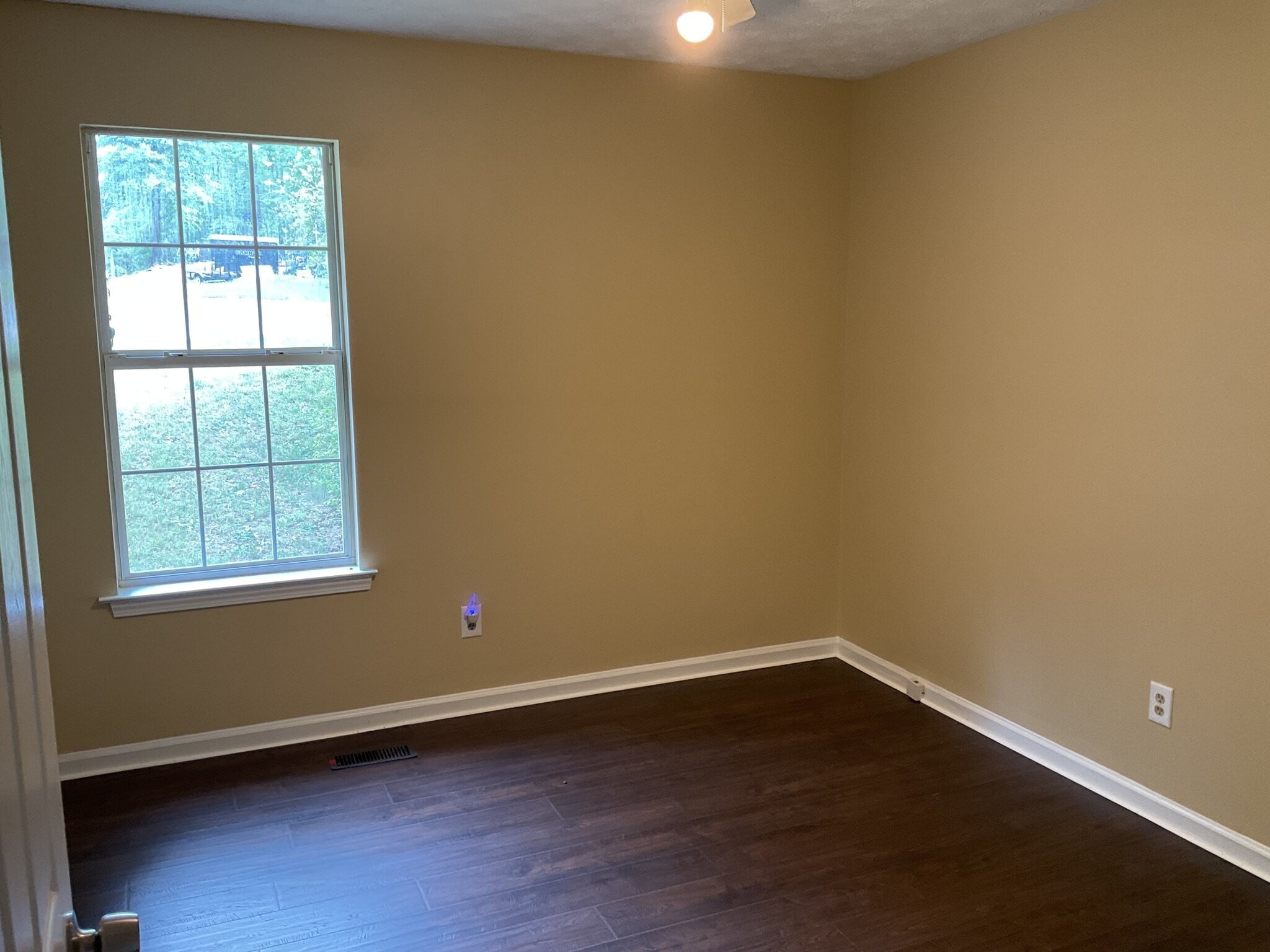 Building Photo - 222 Shadow Wood Dr