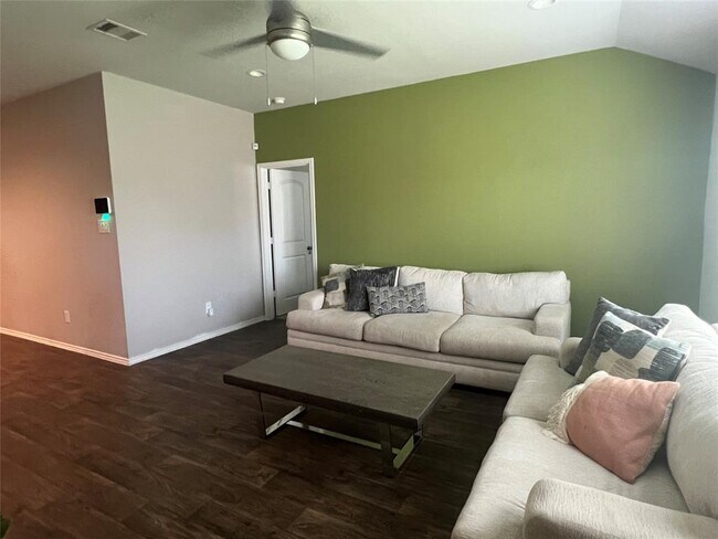 Building Photo - 20363 Green Mountain Dr