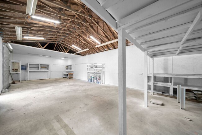 Building Photo - 2950 Packinghouse Rd