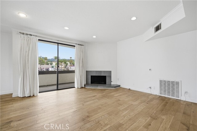 Building Photo - 14115 Moorpark St