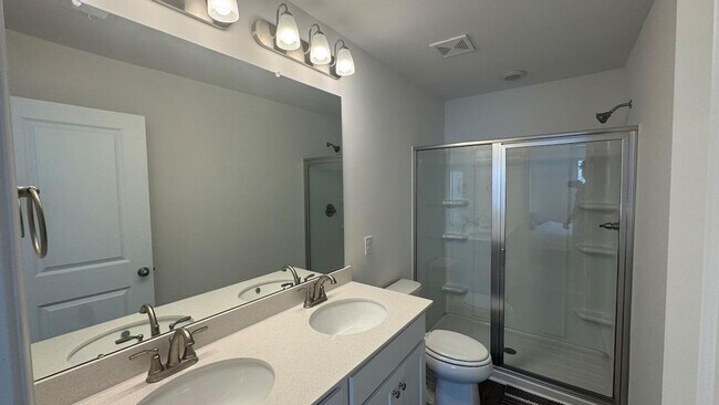 Building Photo - 149 Roxanne Dr