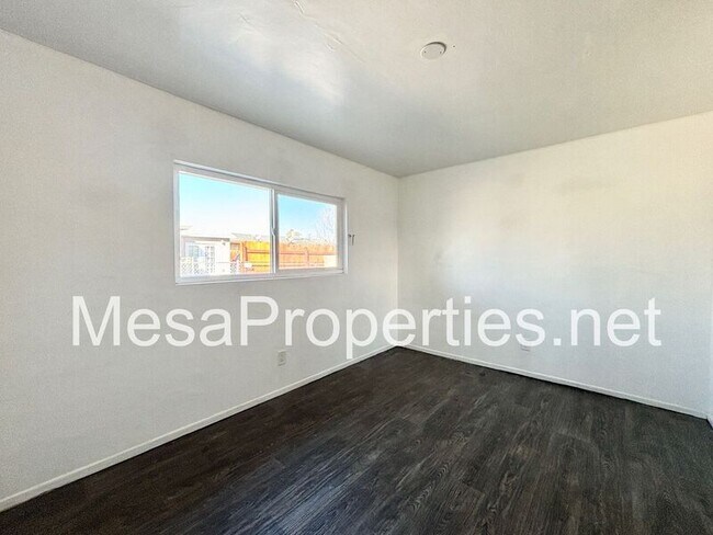 Building Photo - 16142 Orange St