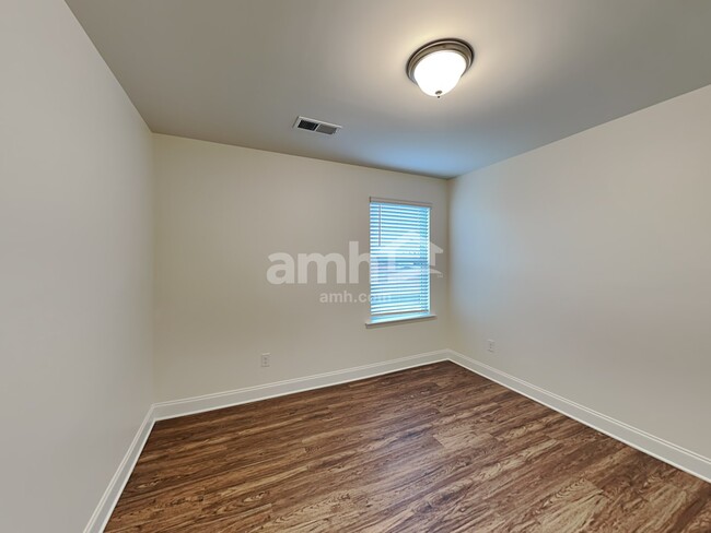 Building Photo - 117 Keyser Drive