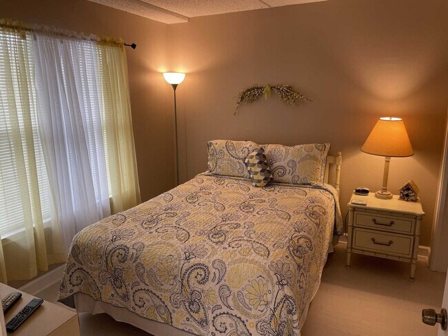 Building Photo - 115 E Coronado Dr