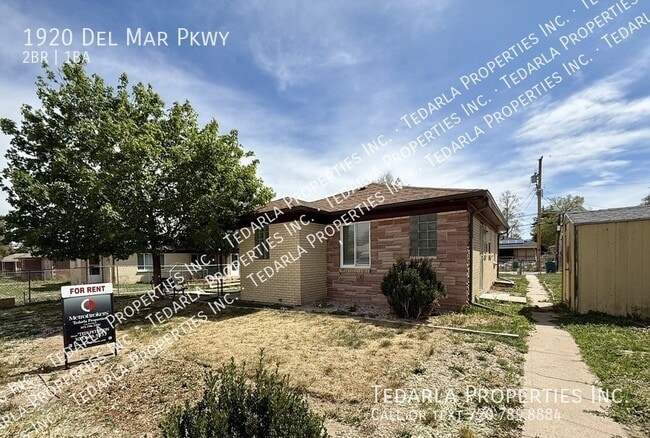 Building Photo - 1920 Del Mar Pkwy