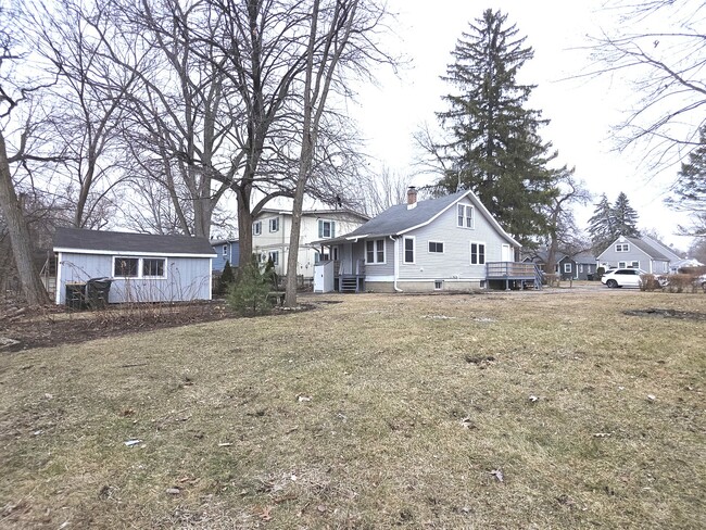 Building Photo - 117 Woodland Dr