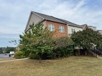 Building Photo - 2195 Deyerle Ave