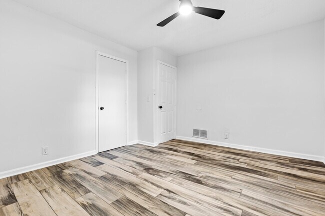 Building Photo - 317 Ross Ave