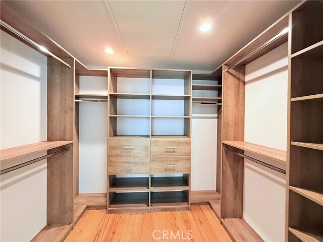 Building Photo - 1729 S Barrington Ave