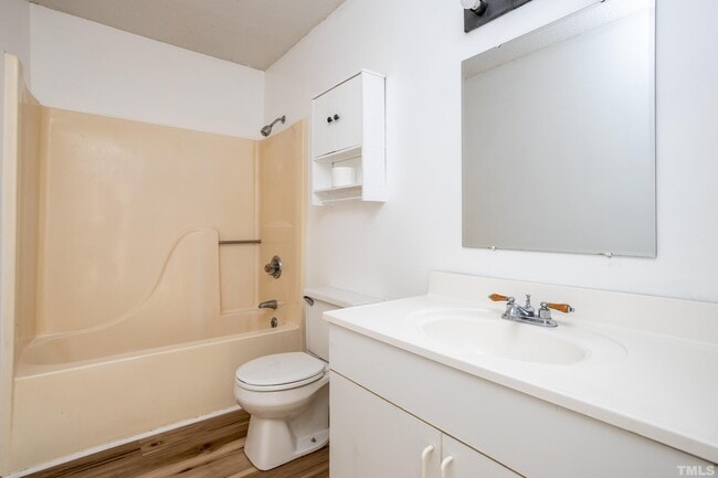 Building Photo - 326 Wilson St