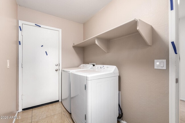 Building Photo - 2031 N 77th Ln