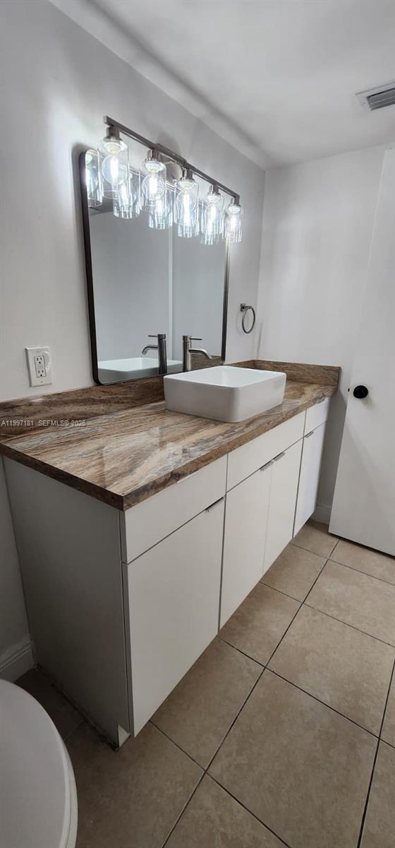 Building Photo - 8255 Lake Dr