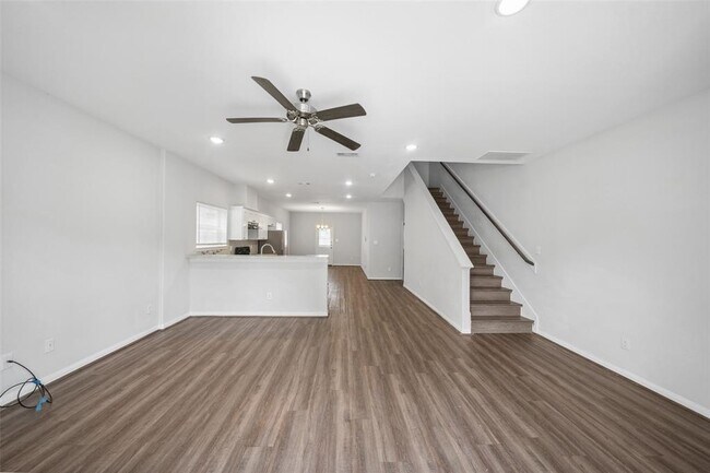 Building Photo - 9018 Everglade Dr