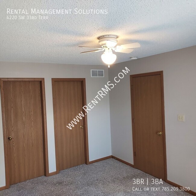 Building Photo - 4220 SW 33rd Terrace