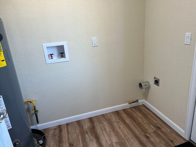 Building Photo - Charming 1BR House in Lakewood